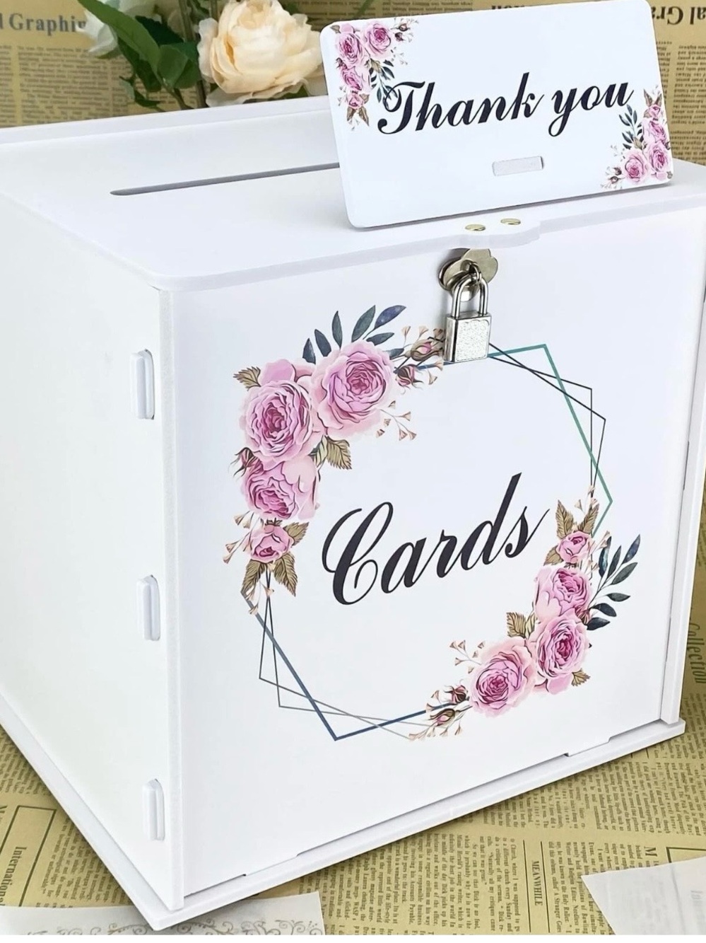 Wedding Card Box with Lock, and thank you card on stand, used once - Picture 3 of 6